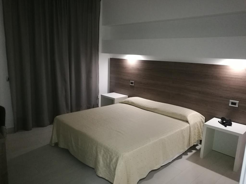 Hotel Miramare Cirò Marina Esterno foto